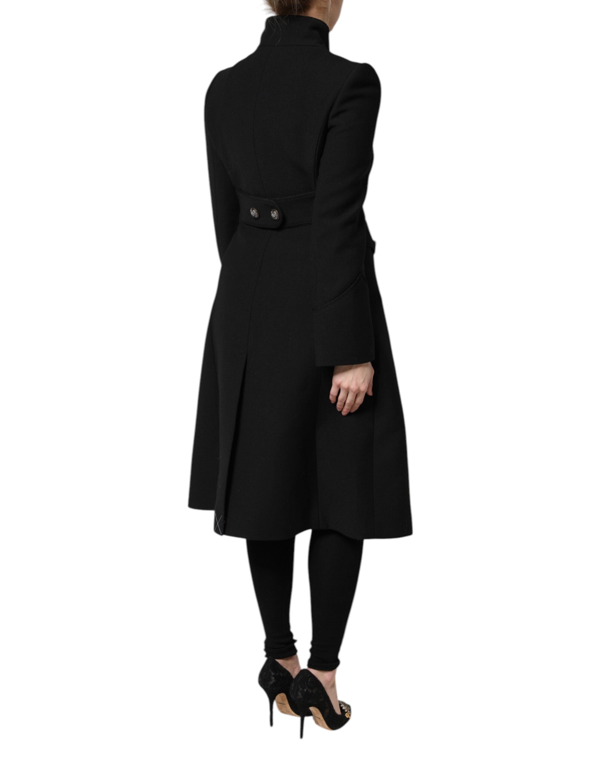 Manteau trench en laine noire pour homme de Dolce & Gabbana, coupe simple et boutonnage croisé.