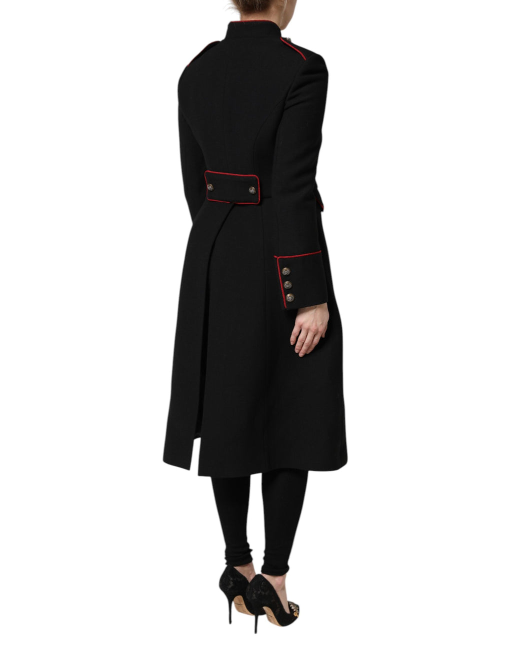 Manteau trench noir en laine Dolce & Gabbana à un seul boutonnage, style classique et élégant, porté sur un mannequin.
