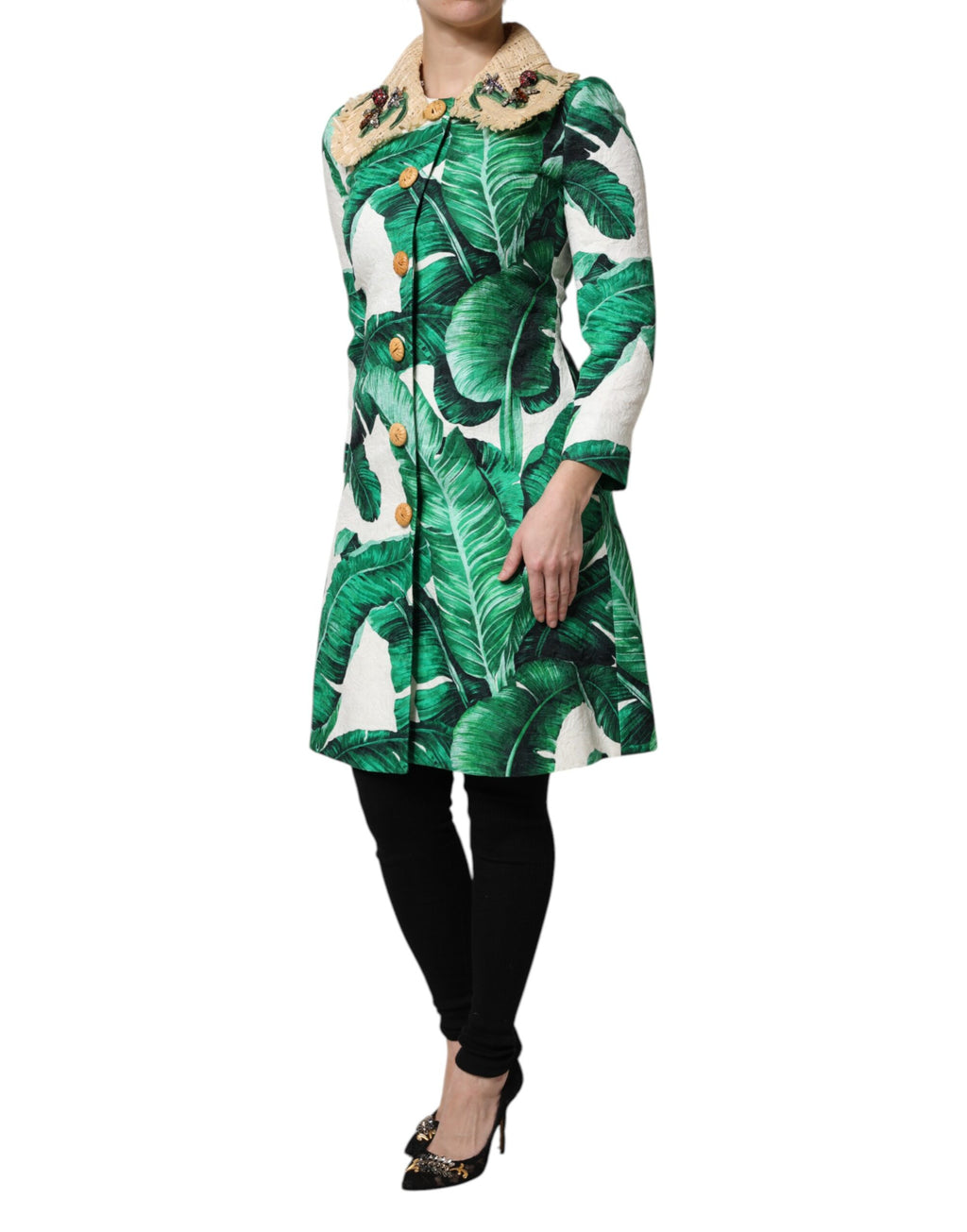 Trenchcoat Dolce & Gabbana à imprimé multicolore de feuilles avec embellissements, veste élégante pour femmes.
