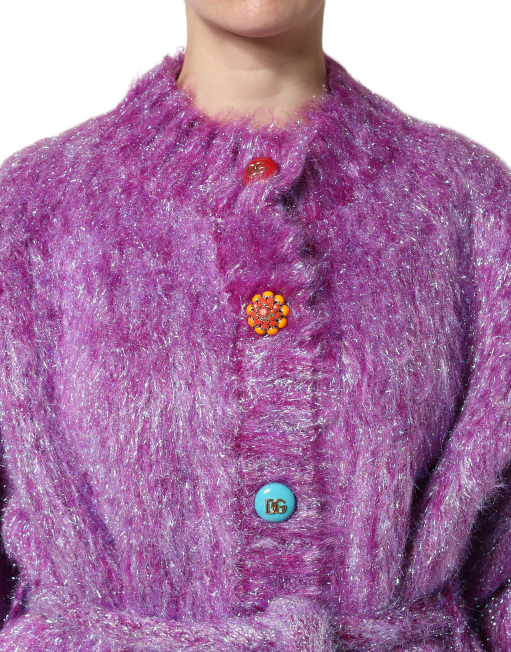 Manteau trench violet Dolce & Gabbana avec boutons ornés, veste élégante en tissu léger et sophistiqué.