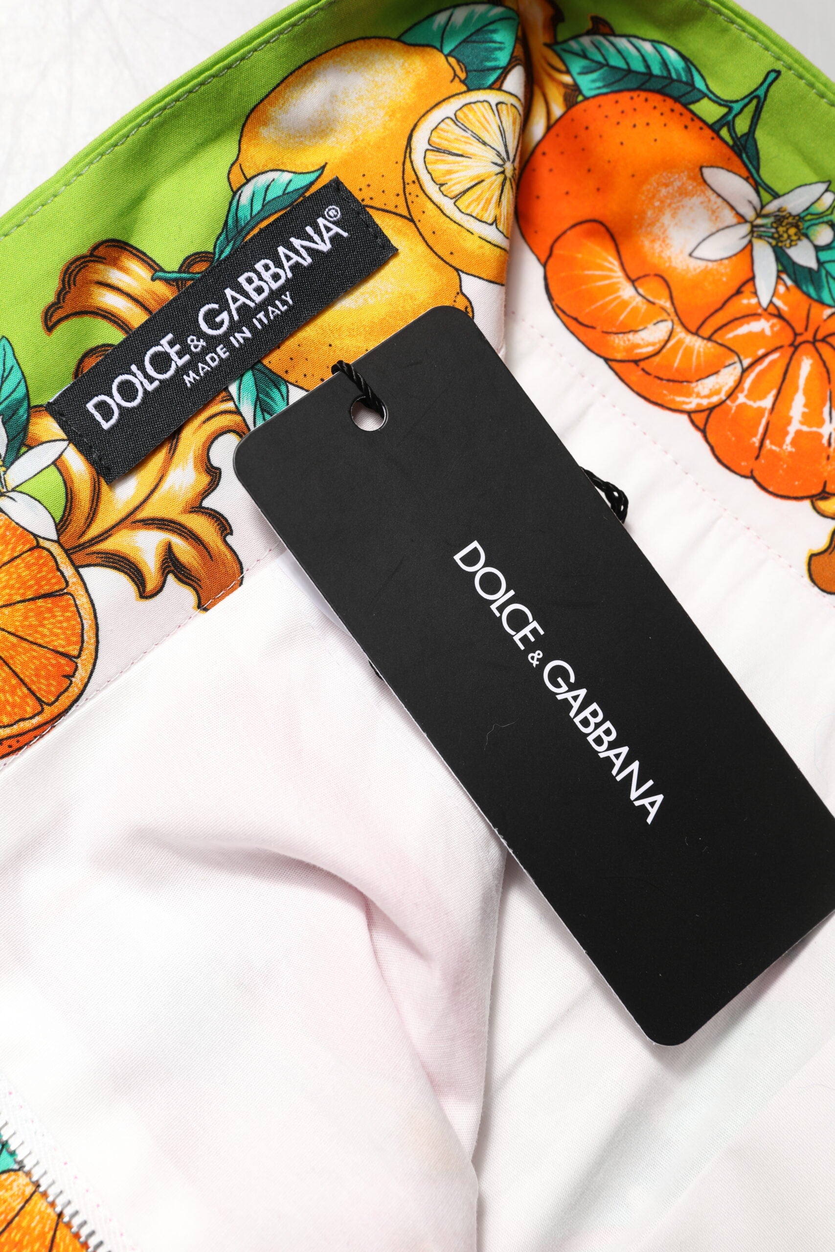 Shorts Dolce & Gabbana à taille haute et imprimé rose, style hot pants en tissu léger, parfaits pour l'été