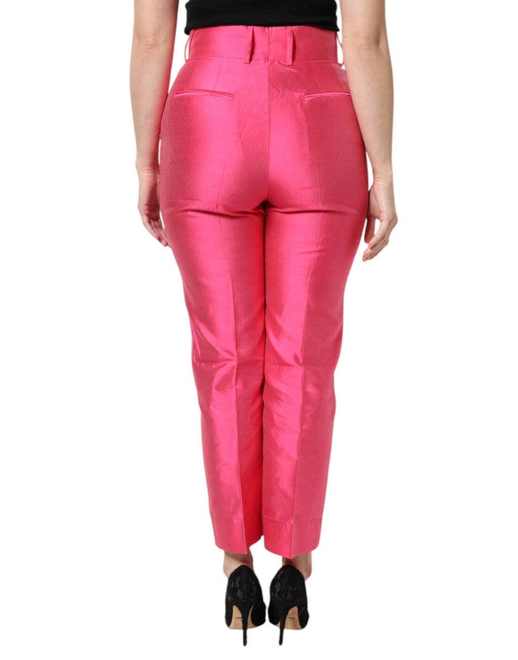 Pantalons en soie rose à taille haute et coupe tapered de Dolce & Gabbana, mode élégante pour femmes.