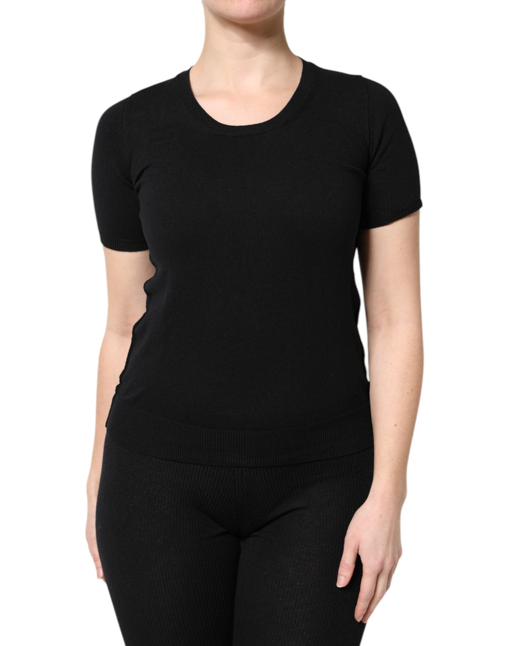T-shirt noir en coton à col rond et manches courtes de Dolce & Gabbana, vue de face sur un fond blanc.