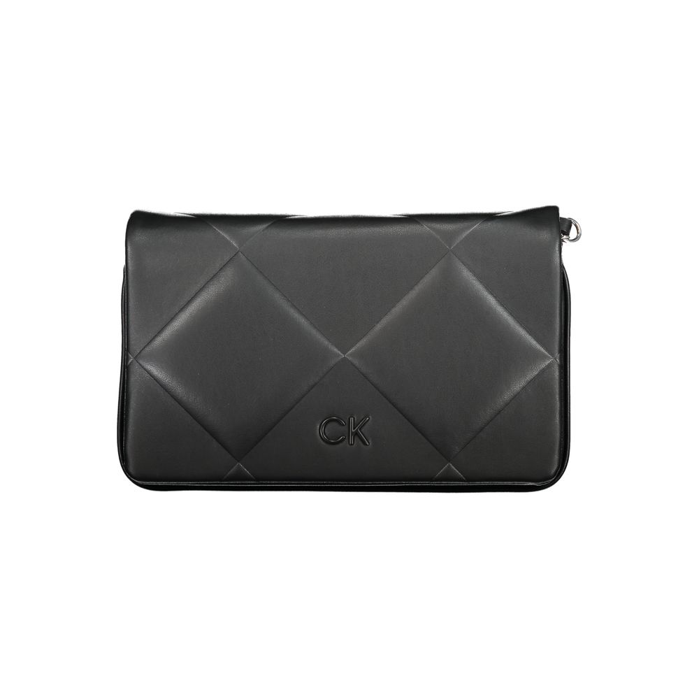 Sac à main femme en polyuréthane noir de Calvin Klein, élégant et moderne, avec détails sophistiqués visibles sur l'image.