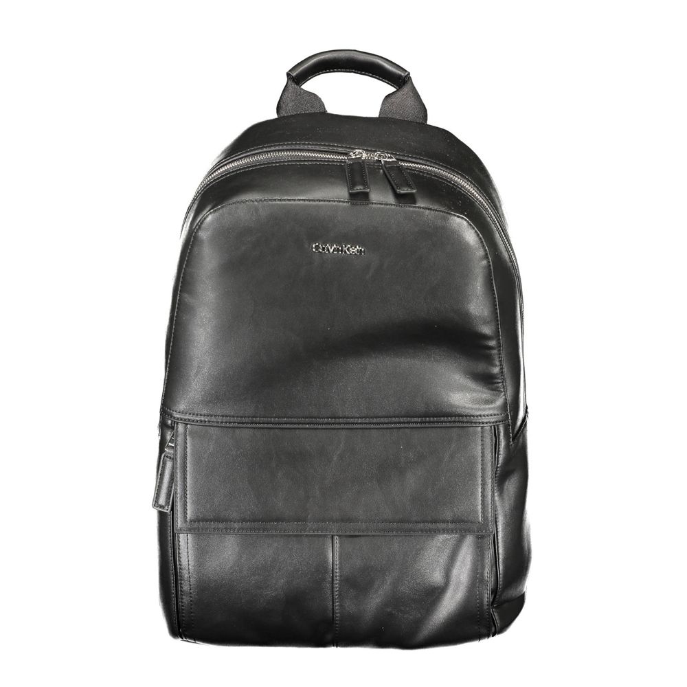 Sac à dos noir en polyester pour homme de la marque Calvin Klein, avec plusieurs compartiments et design élégant.