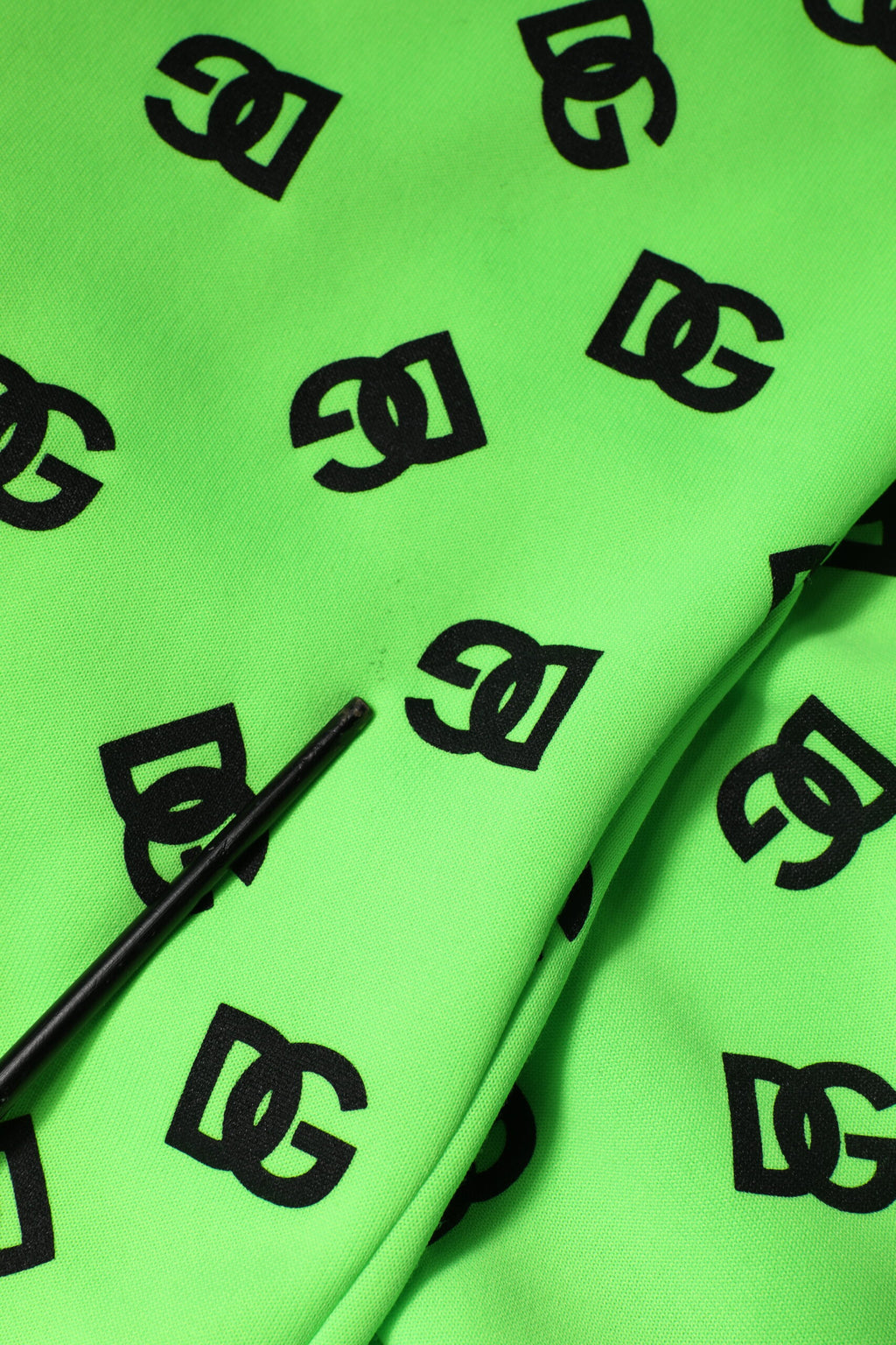 Sweat à capuche en polyester vert Dolce & Gabbana avec logo DG imprimé, mode décontractée et élégante.