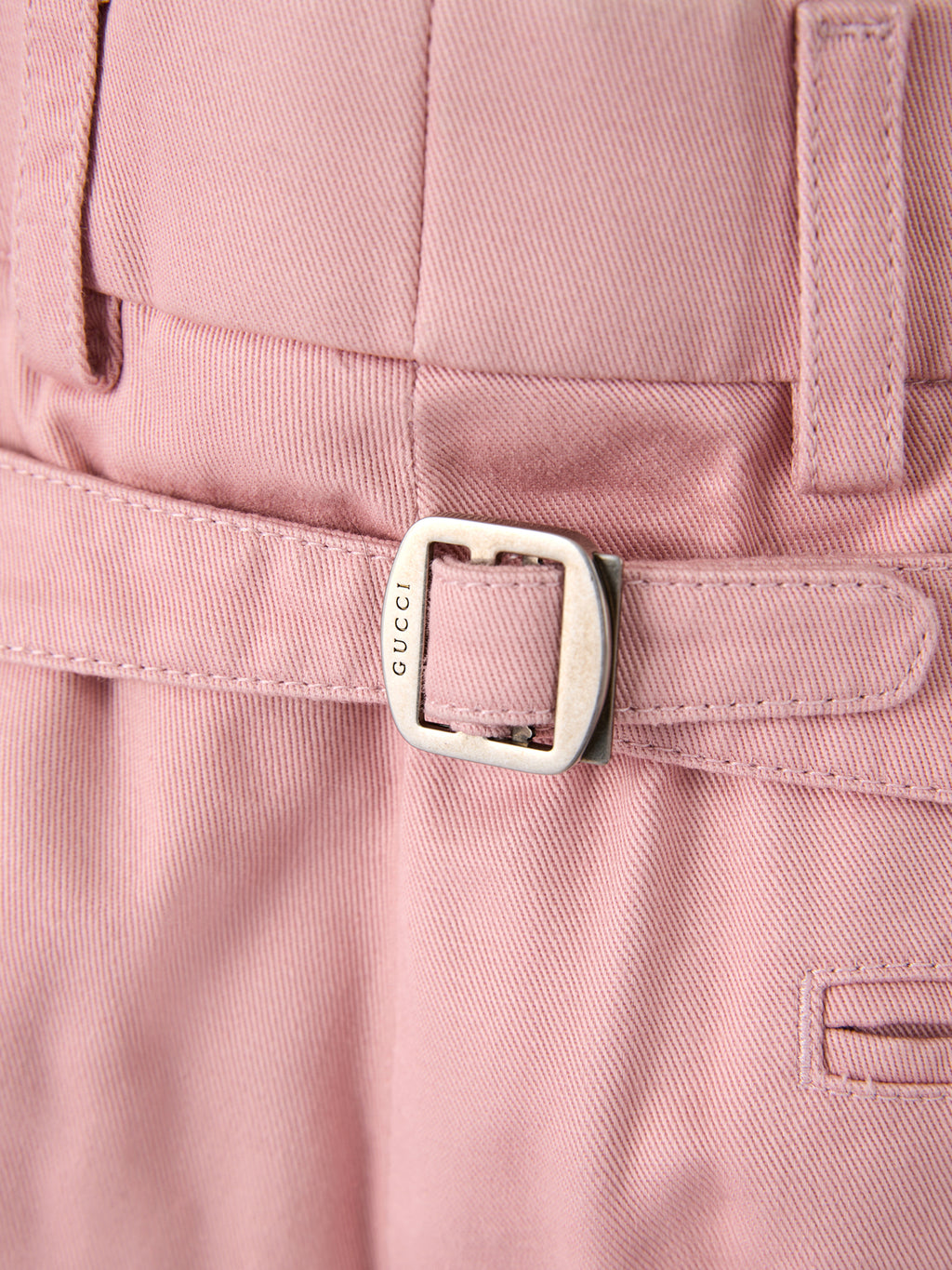 Pantalon en coton rose clair de Gucci, style décontracté, avec coupe classique et détails élégants.