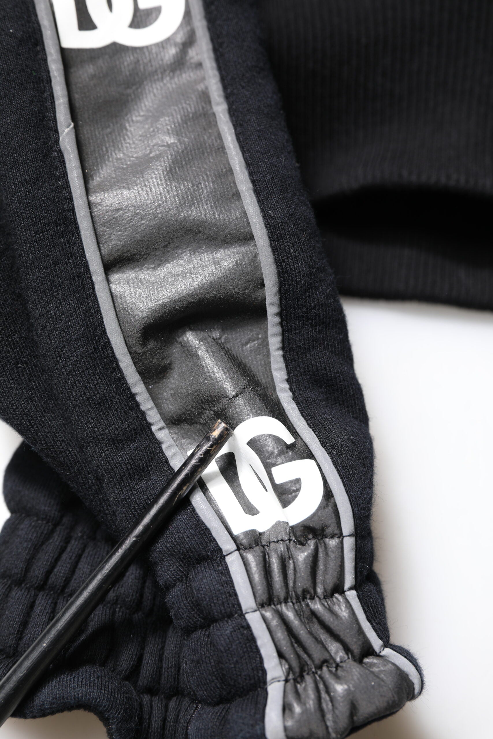 Sweat à capuche noir en coton avec logo Dolce & Gabbana, pull décontracté à manches longues et coupe confortable.