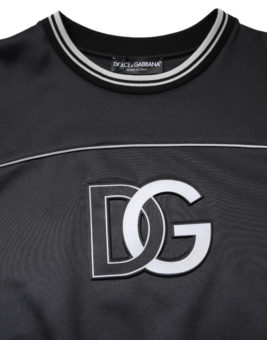 Pull en polyester noir Dolce & Gabbana avec logo, col rond, pour homme, visible en détail dans l'image.