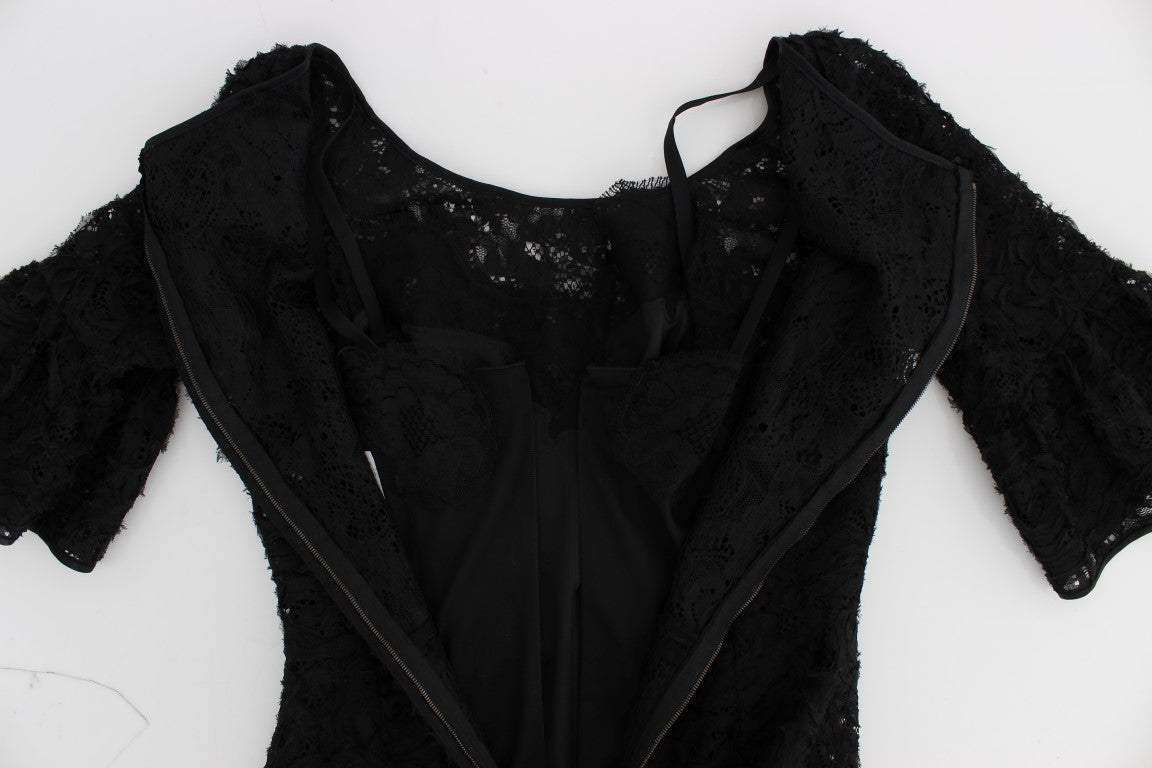 Robe longue en dentelle florale noire de Dolce & Gabbana, robe longue moulante et élégante avec détails en dentelle.