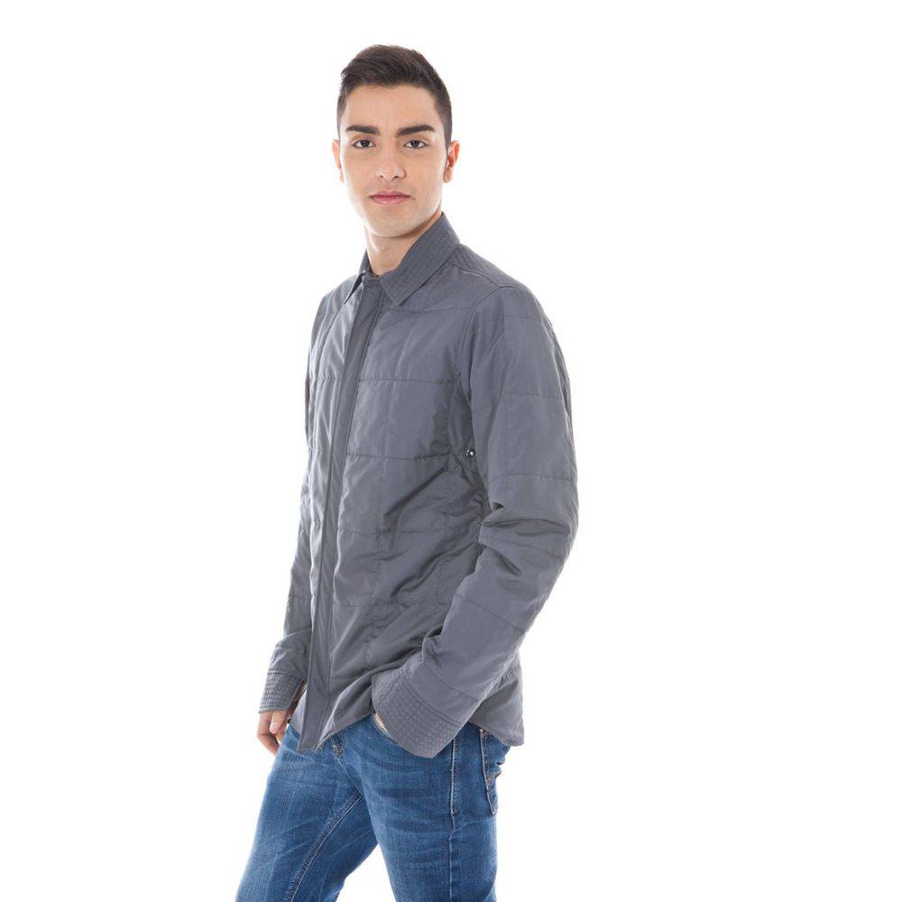 Veste pour homme en polyester gris de la marque Calvin Klein, coupe élégante et moderne, vue de face.
