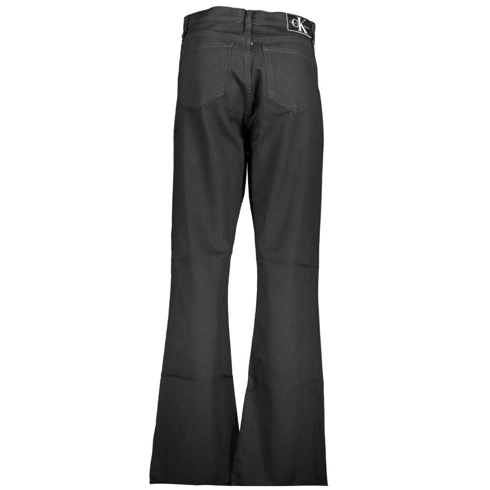 Jeans en coton pour femmes de la marque Calvin Klein Blu, coupe classique, détails en denim et finition soignée.
