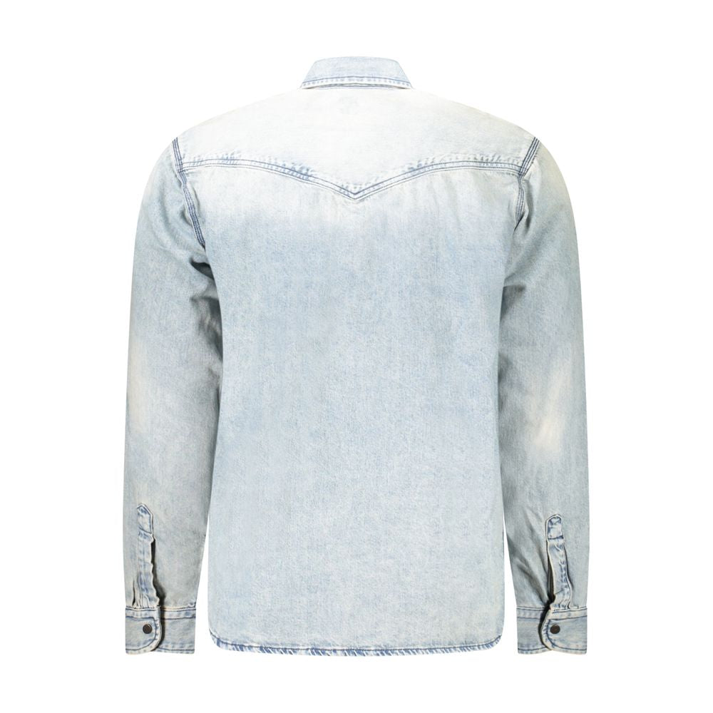 Chemise en coton bleue de la marque Hugo Boss, coupe classique avec col et boutons visibles.
