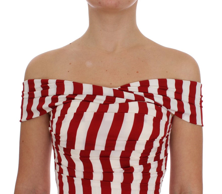 Robe en soie rouge et blanche Dolce & Gabbana, robe stretch élégante avec détails sophistiqués, vue de face.