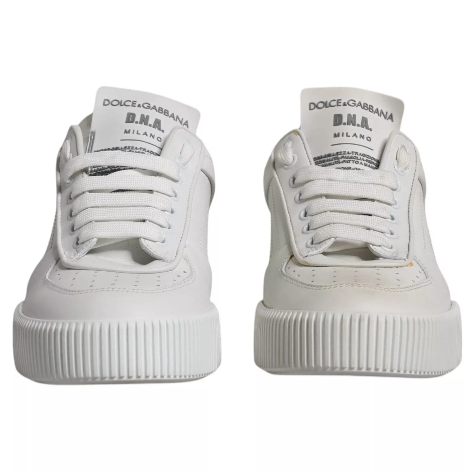 Chaussures sneakers basses blanches Dolce & Gabbana Miami en cuir, vue de face, détails de la semelle et du design élégants