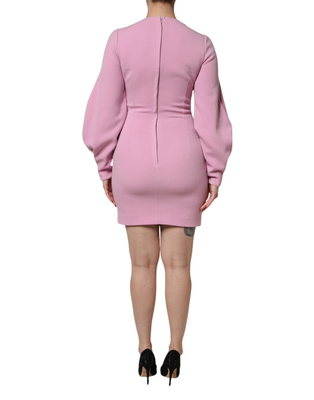 Robe courte rose en polyester à manches longues de Dolce & Gabbana, coupe ajustée et élégante.
