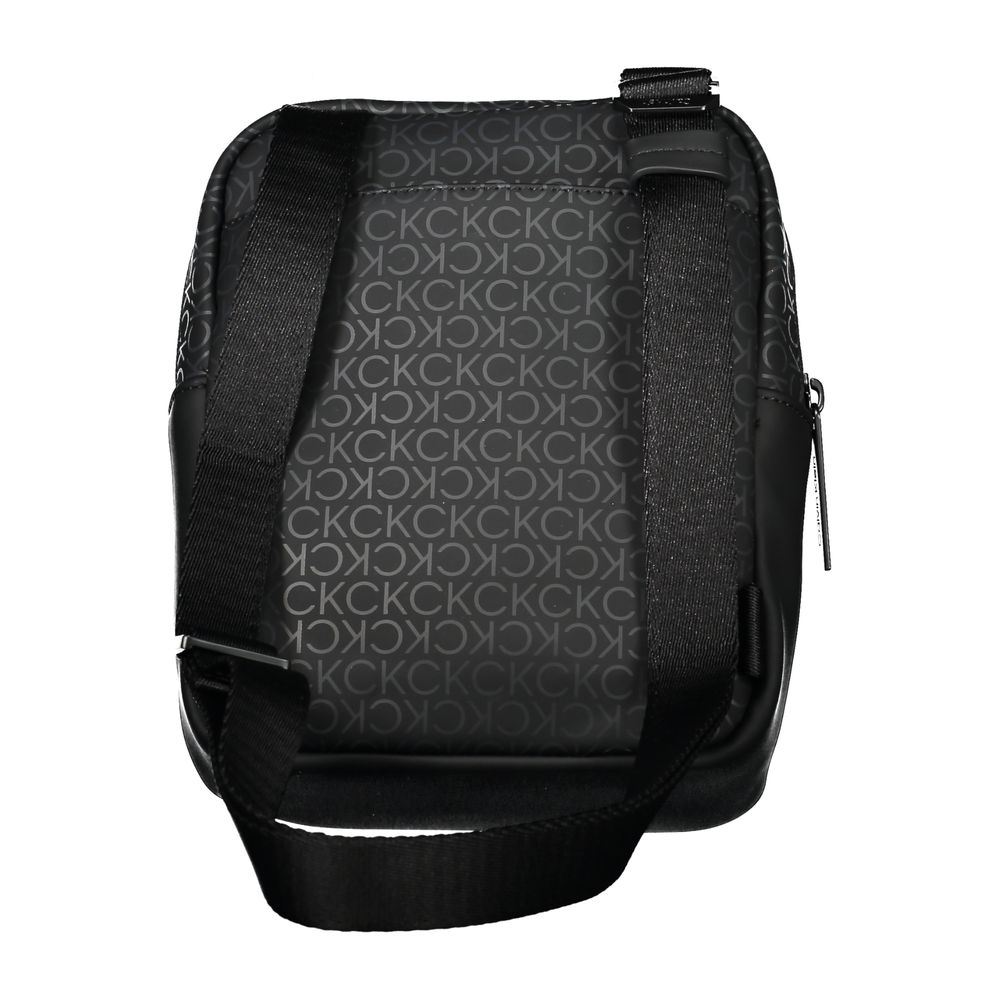 Sac à bandoulière pour homme Calvin Klein en polyester noir, avec détails modernes et design élégant.