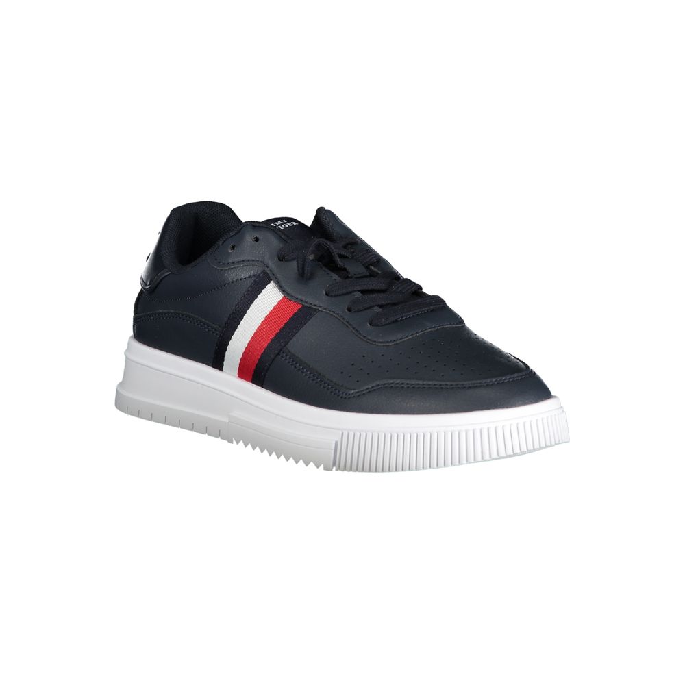 Chaussures sneakers en cuir bleu Tommy Hilfiger pour homme, vue de face avec détails de la semelle et design élégant.