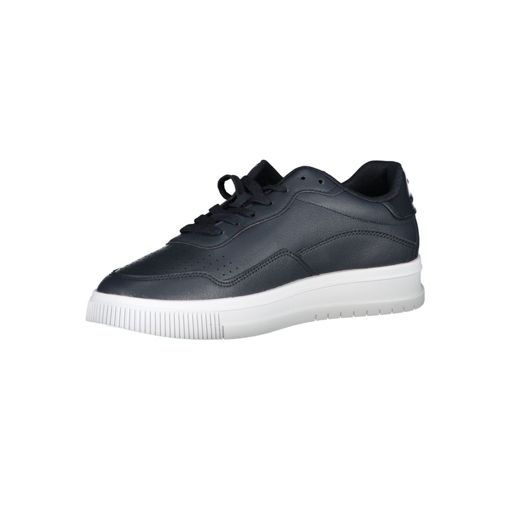 Sneakers en cuir bleu pour hommes de Tommy Hilfiger, style décontracté, avec détails en blanc et semelle blanche.
