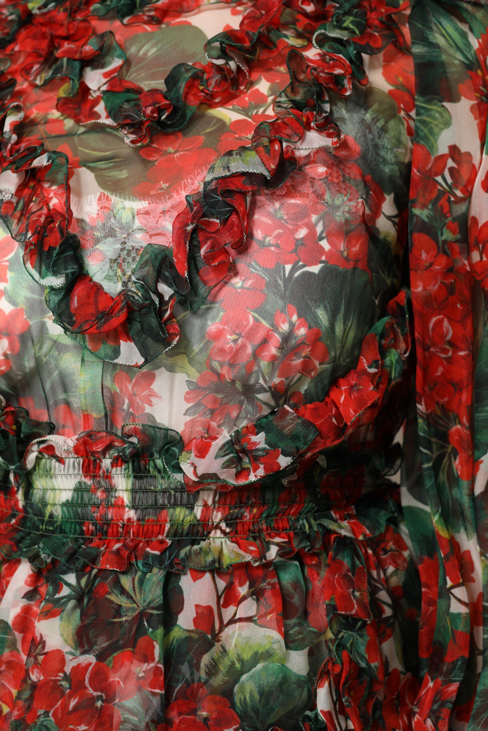 Dolce & Gabbana Mehrfarbiges Rüschen-Blumenkleid mit langen Ärmeln