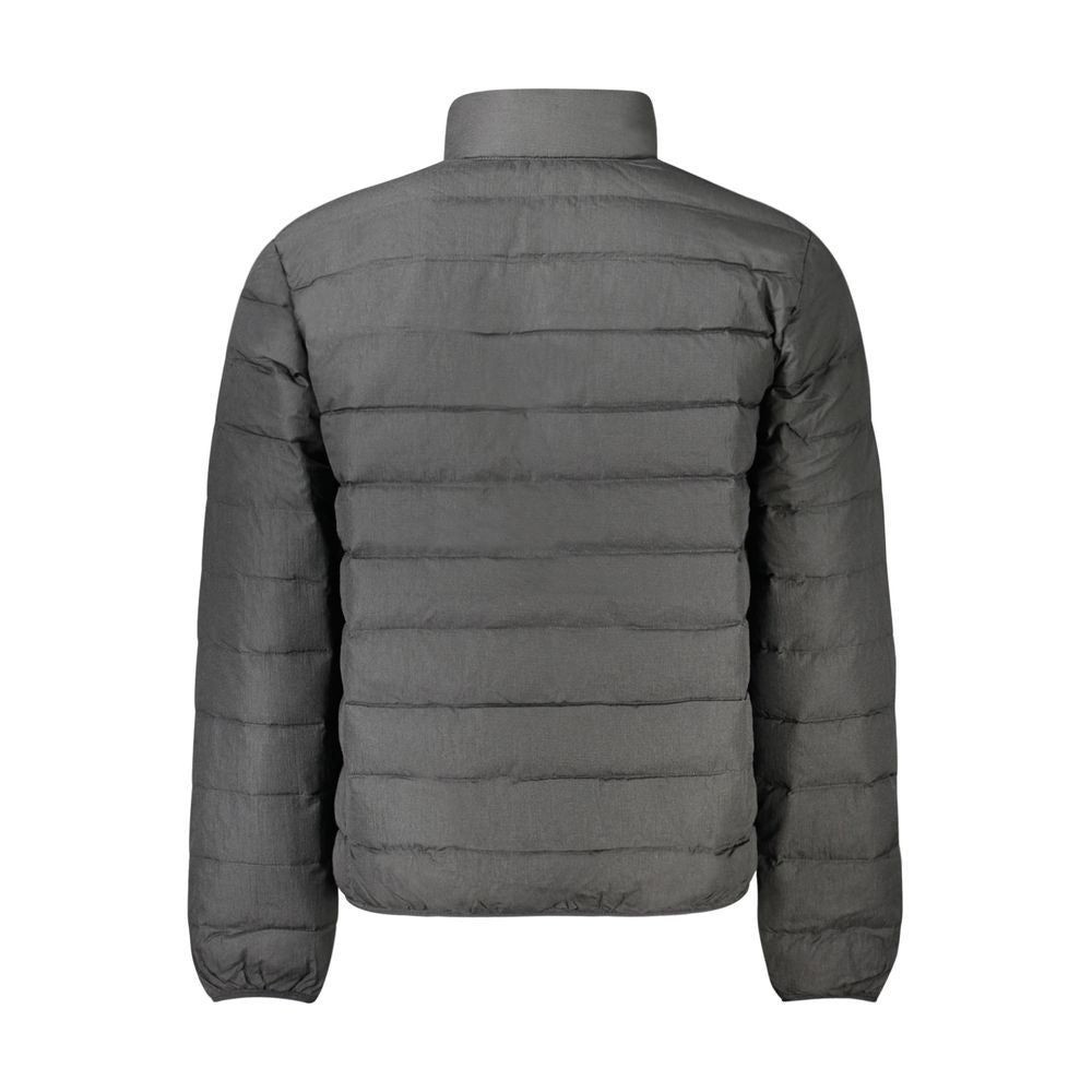 Veste pour hommes Calvin Klein en polyamide noire, coupe élégante et moderne, vue en gros plan sur l'avant.