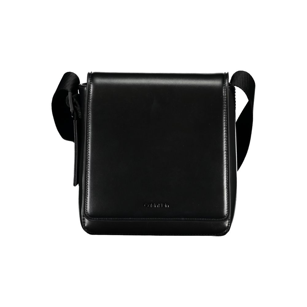 Sac à bandoulière pour homme de Calvin Klein, noir en polyester, avec poches et détails modernes visible sur l'image.