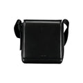Sac à bandoulière pour homme de Calvin Klein, noir en polyester, avec poches et détails modernes visible sur l'image.