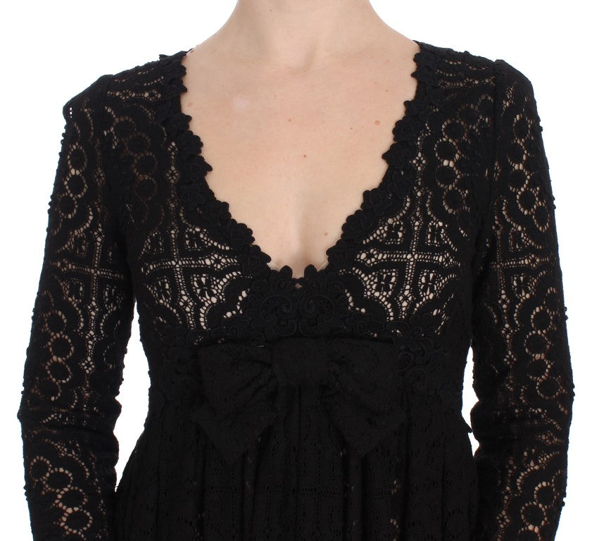 Robe longue en maille noire Dolce & Gabbana Ricamo, vêtement élégant avec motifs brodés, portée élégante et sophistiquée.