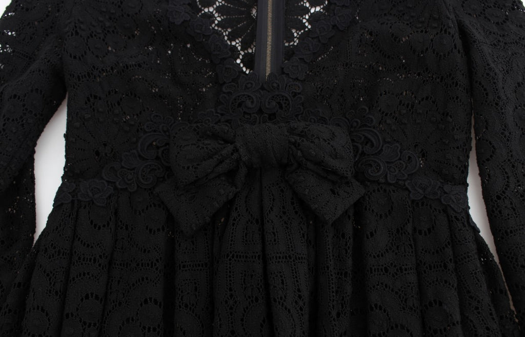 Robe longue Dolce & Gabbana noir en maille avec broderie Ricamo, vêtement élégant en tissu fin et sophistiqué.
