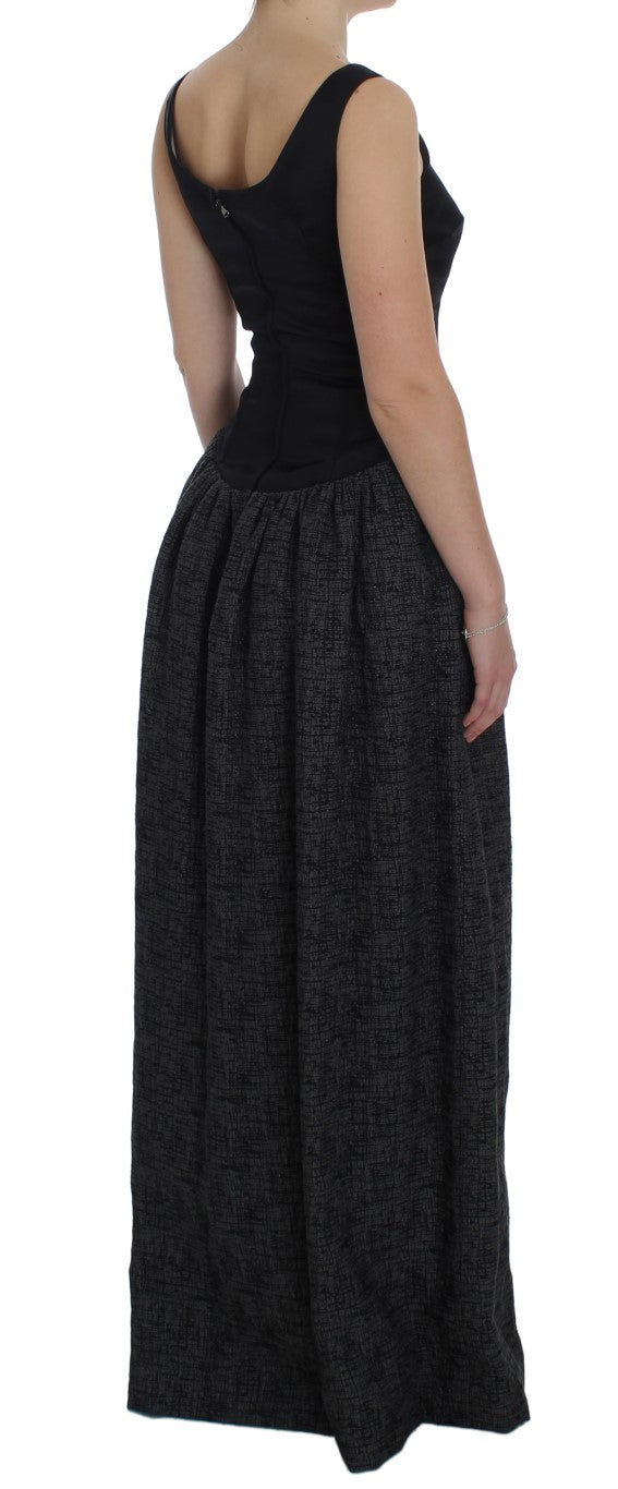 Robe longue noire et grise de style sirène de Dolce & Gabbana, élégante et sophistiquée, vue de face sur un fond neutre.