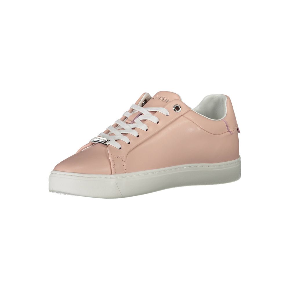 Sneakers pour femmes Calvin Klein Rosa en cuir, design moderne avec semelle blanche et détails élégants.