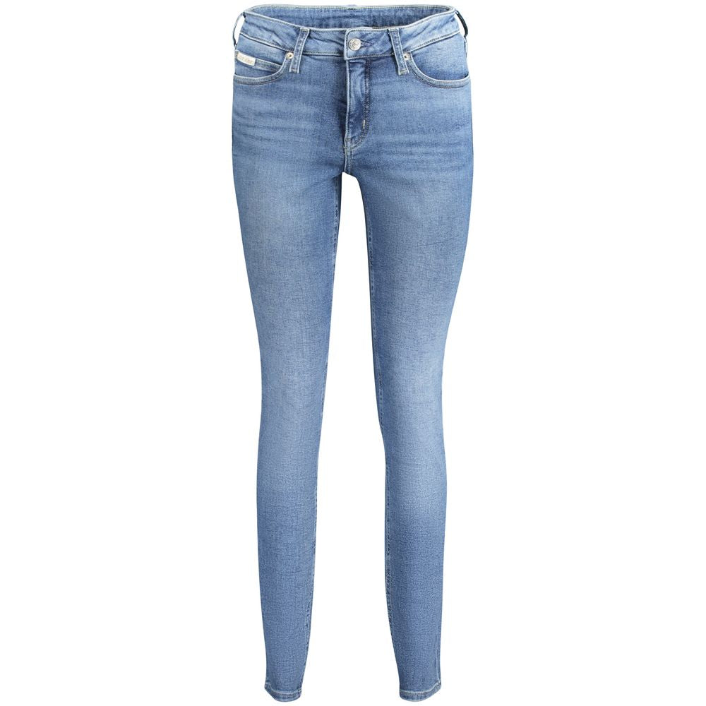 Jeans pour femmes Calvin Klein Blu en coton, coupe décontractée avec détails classiques et finition soignée.