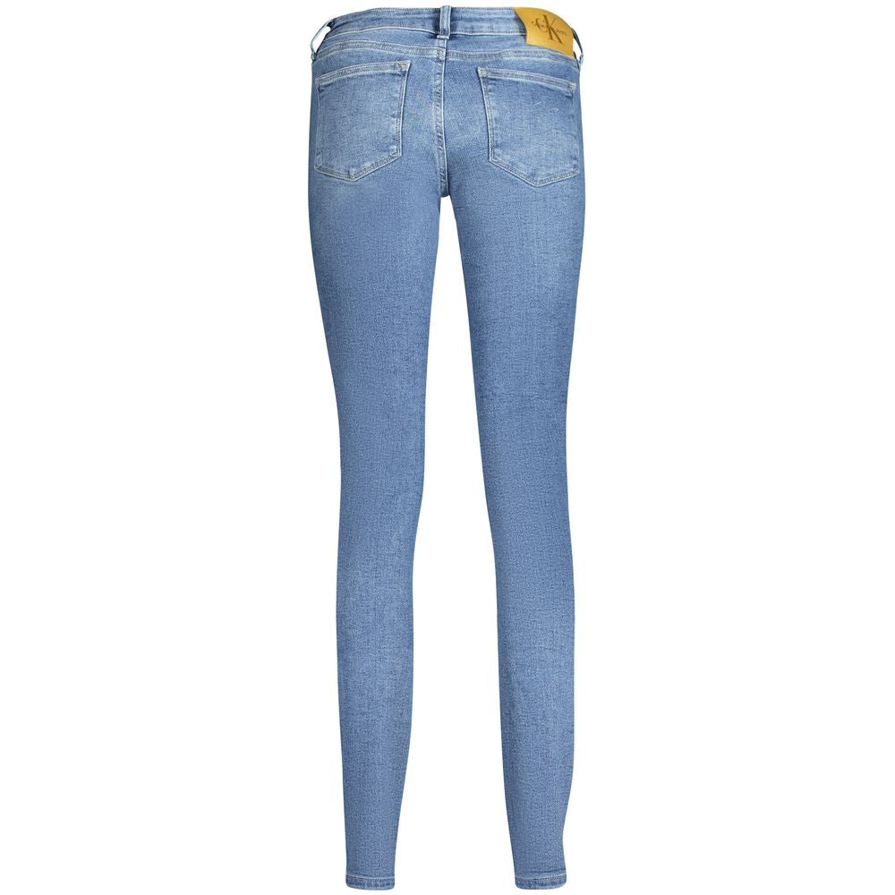 Jeans en coton pour femmes de Calvin Klein Blu, coupe classique, détails de couture et waistband avec logo visible.