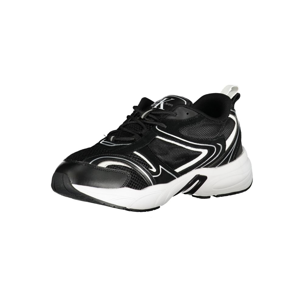 Basket homme Calvin Klein en polyuréthane noir, design moderne et confort, vue de face.