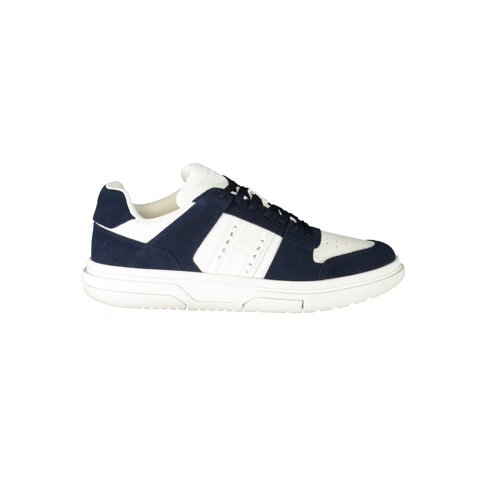Sneakers pour hommes Tommy Hilfiger en polyuréthane bleu, style décontracté avec semelle blanche et design moderne.