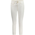Jeans skinny en coton blanc pour femme de la marque Guess Jeans, montrant la coupe ajustée et la texture du tissu.