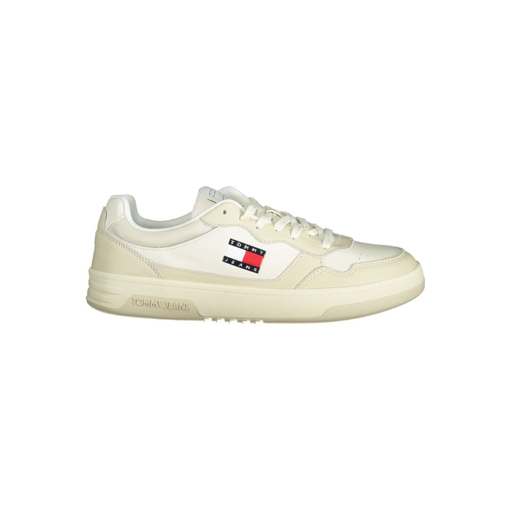 Chaussures sneakers beige en polyethylene pour homme de la marque Tommy Hilfiger, vue de côté.