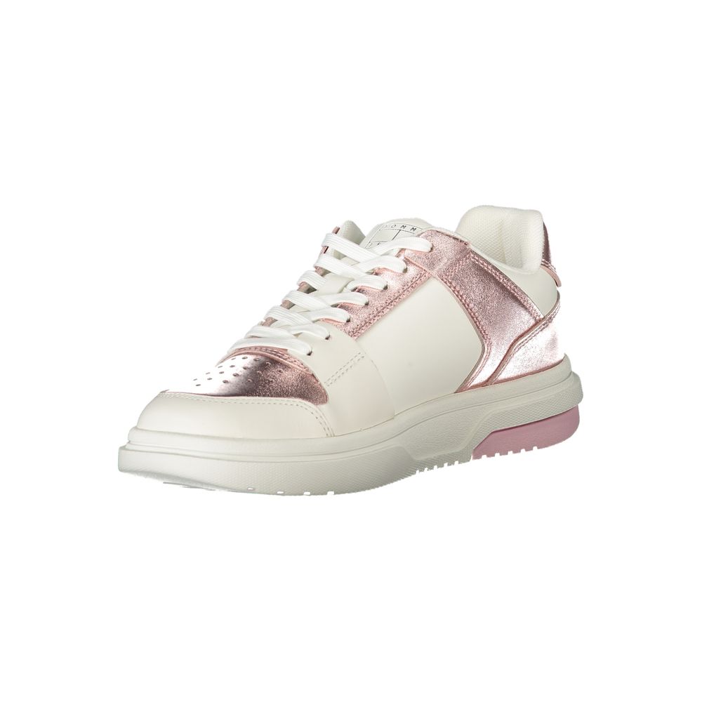 Sneakers blanches en polyuréthane pour femmes de Tommy Hilfiger, design moderne et confortable.