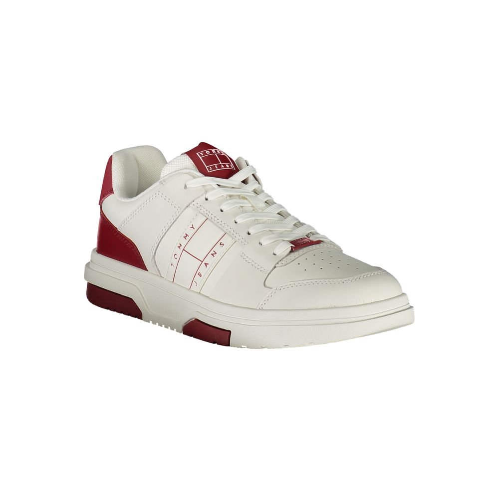 Sneaker en polyuréthane rouge pour homme de la marque Tommy Hilfiger, vue de côté.