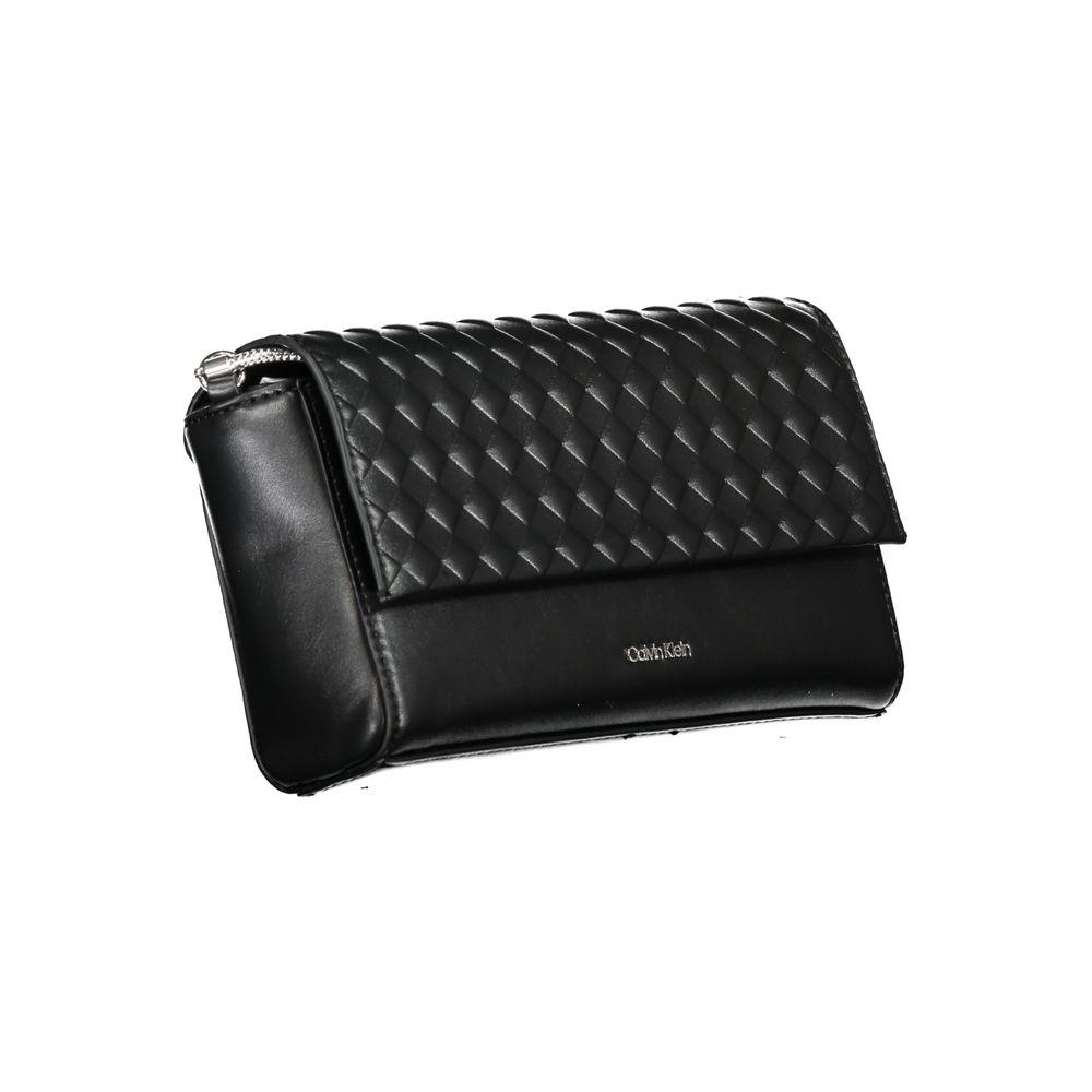 Sac à épaule pour femme Calvin Klein en polyester noir, visible en détail dans l'image.