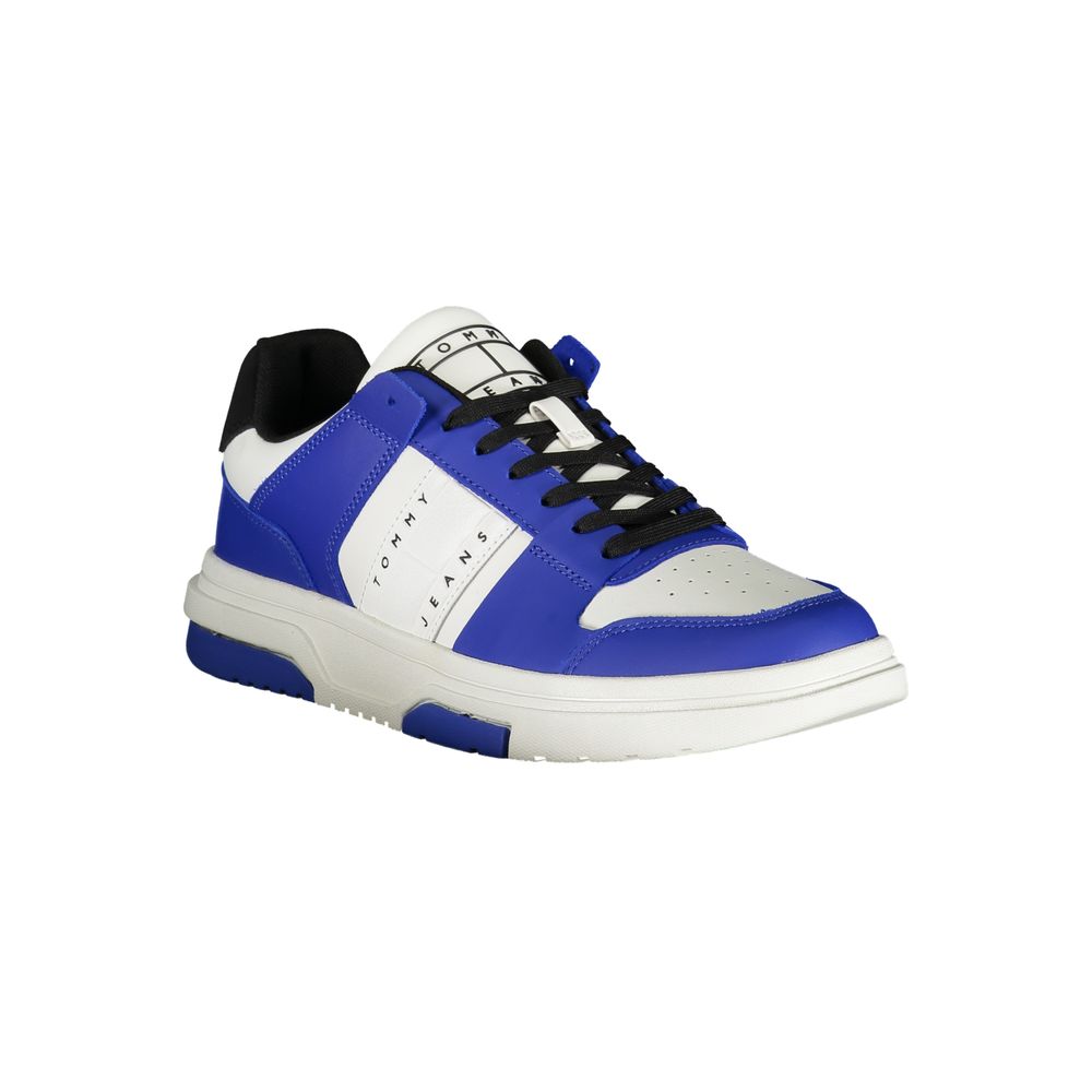 Sneakers pour homme Tommy Hilfiger en polyéthylène bleu, mode décontractée, vue de face sur fond neutre.