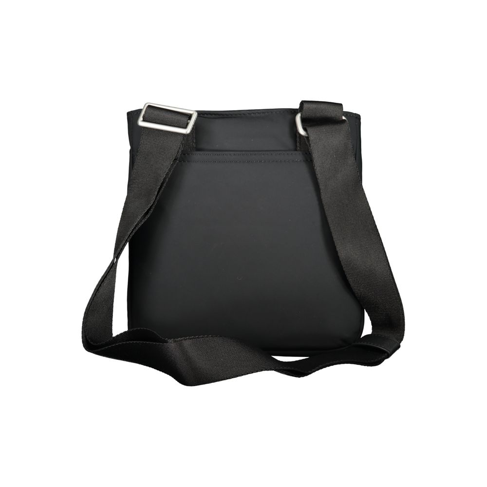 Sac à épaules pour femmes Tommy Hilfiger en polyuréthane noir, avec détails élégants et bandoulière ajustable.