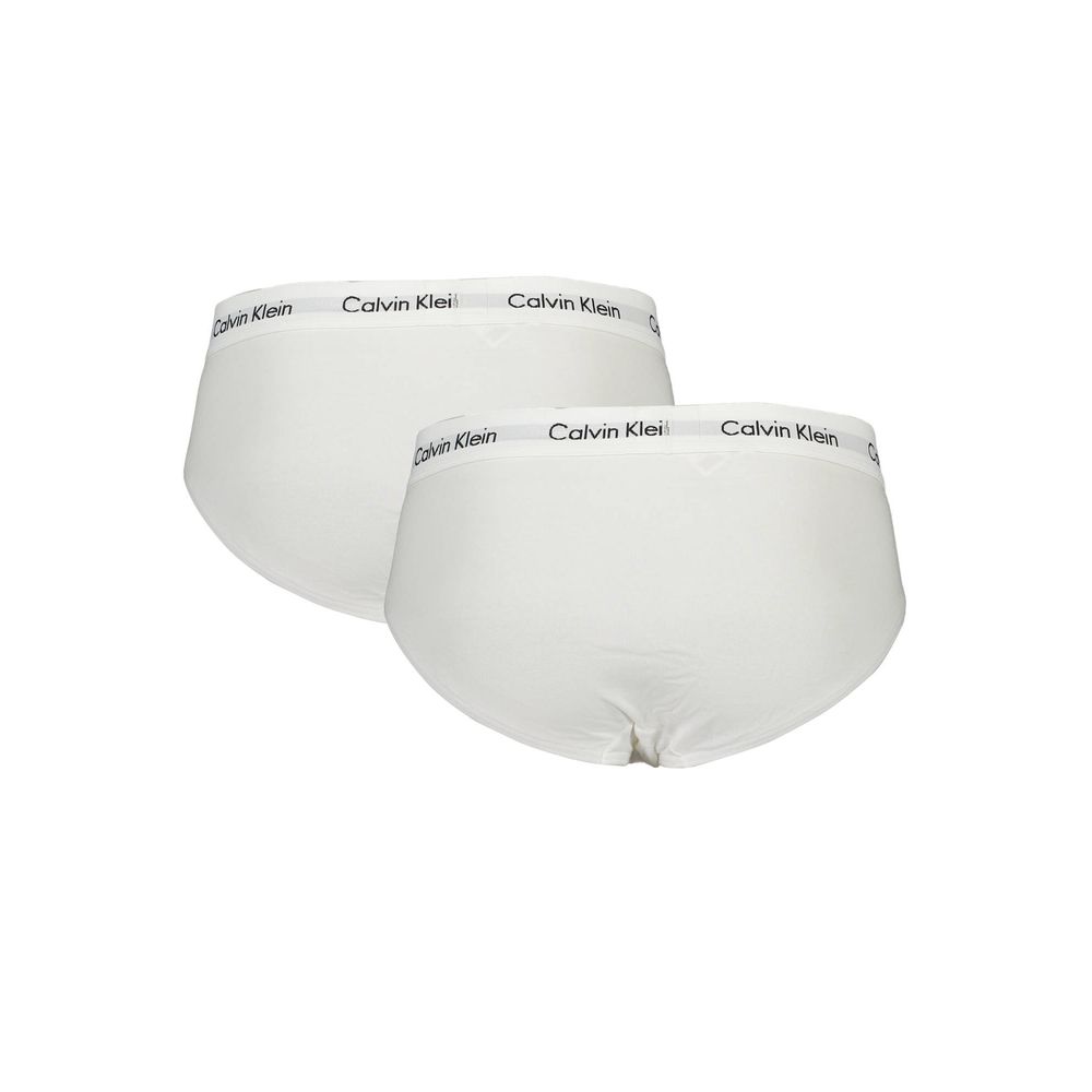 Caleçon blanc en coton pour homme de la marque Calvin Klein, ajusté et confortable, visible en gros plan.