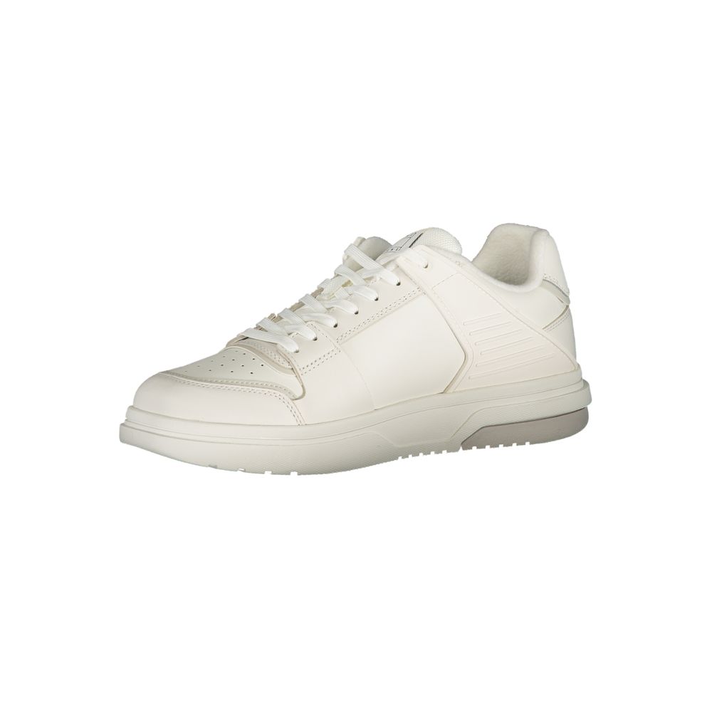 Sneakers blanches en polyuréthane Tommy Hilfiger pour homme, style élégant et moderne, visibles de face avec détails de la chaussure.