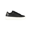 Sneakers pour femmes en cuir noir de la marque Tommy Hilfiger, finition élégante et design sportif.