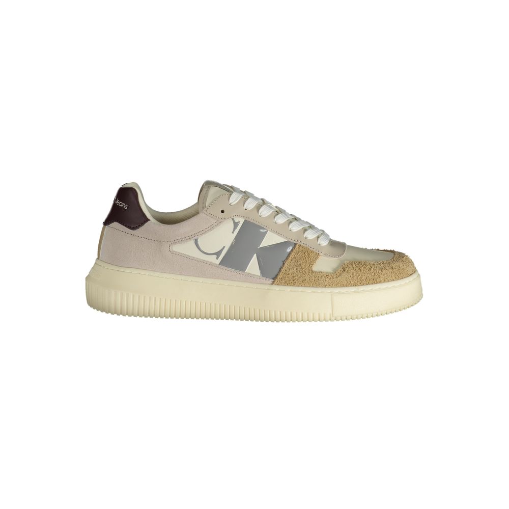 Sneaker homme beige en polyuréthane de la marque Calvin Klein, vue de face avec détails de la chaussure visible