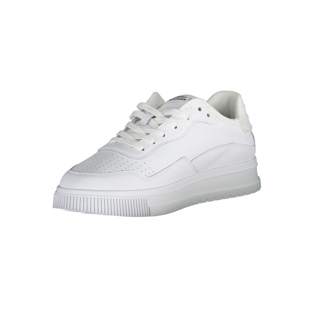 Chaussure sneaker blanche en cuir pour hommes de la marque Tommy Hilfiger, vue de face.