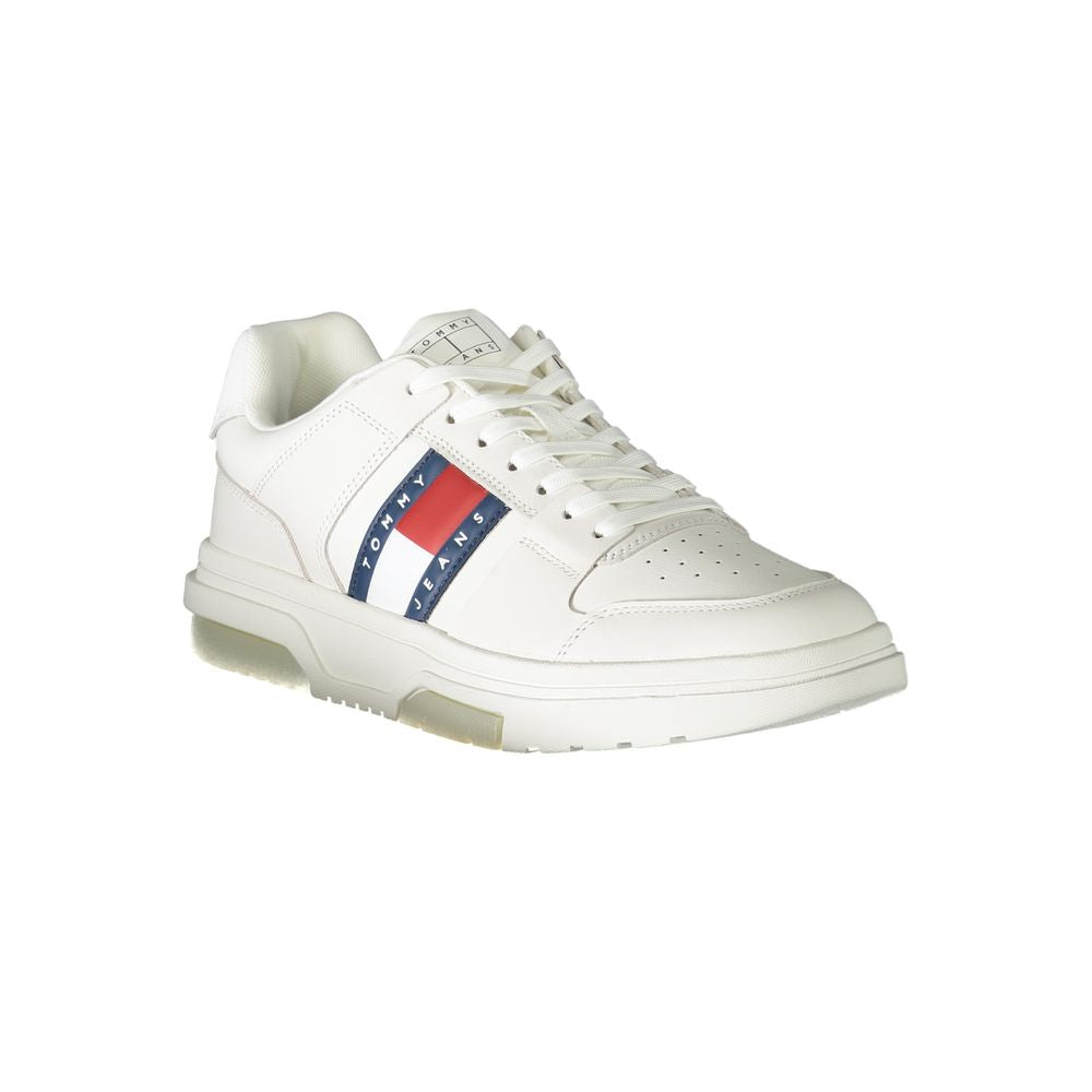Sneakers pour hommes Tommy Hilfiger en polyuréthane blanc, style décontracté avec semelle blanche et design moderne.