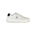 Chaussures sneakers pour femmes Calvin Klein en cuir blanc, vue de profil avec semelle blanche et design épuré.