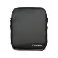 Sac à bandoulière Calvin Klein en polyester recyclé noir, style épuré et moderne avec détails minimalistes.
